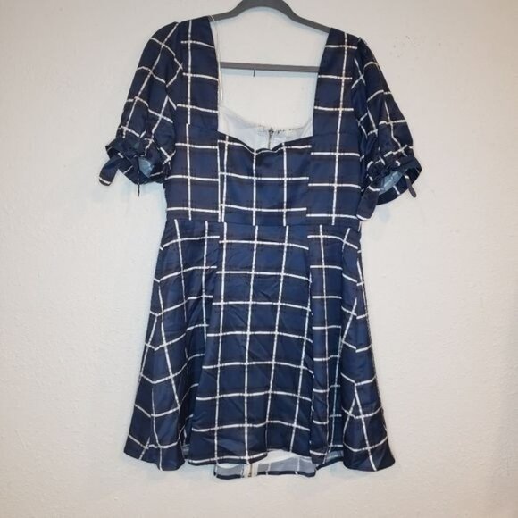 NWT‎ Navy Plaid Square Neck Short Sleeve Fit + Flare Size L - Picture 3 of 9